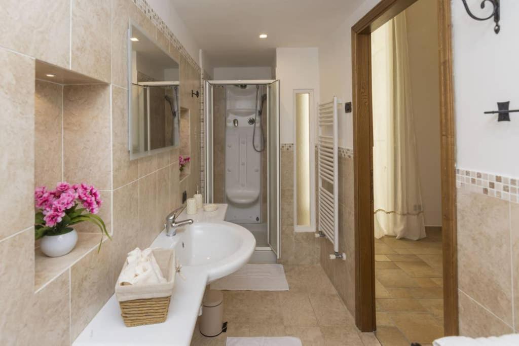 Sara luxury apartament Sorrento Bagian luar foto