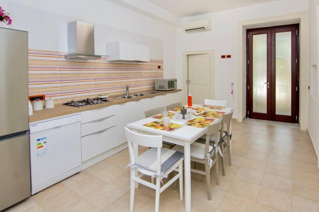 Sara luxury apartament Sorrento Bagian luar foto