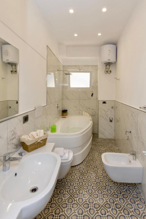 Sara luxury apartament Sorrento Bagian luar foto